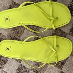 Shade & Shore Women's Neon Yellow Sandals